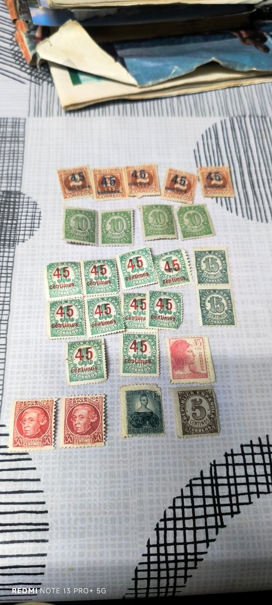 Lotto 32 Francobolli antichi