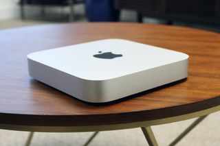  Mac Mini M2 PRO, 16 GB de RAM, 512 GB.