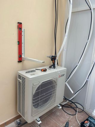 Manitas y instalaciones de aire acondicionado 