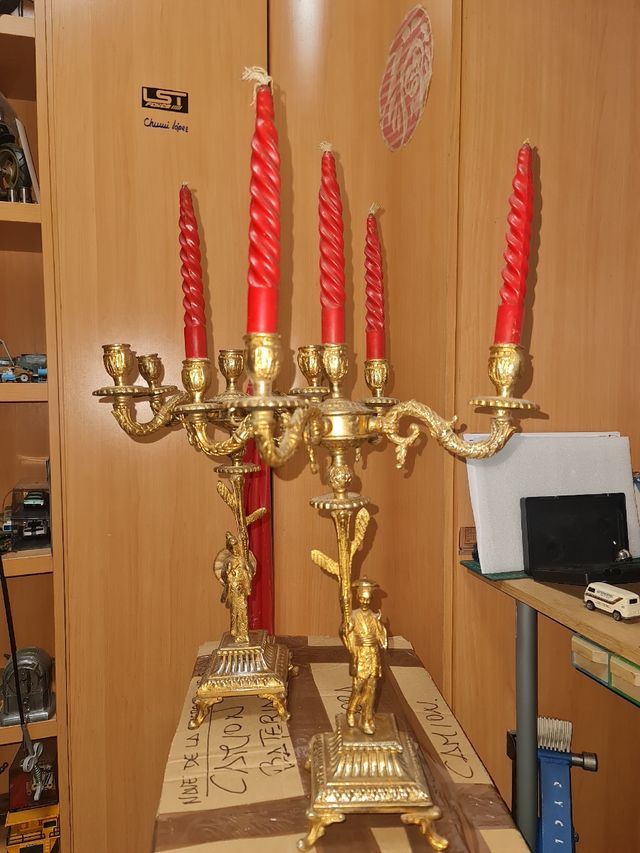 Candelabros de bronce