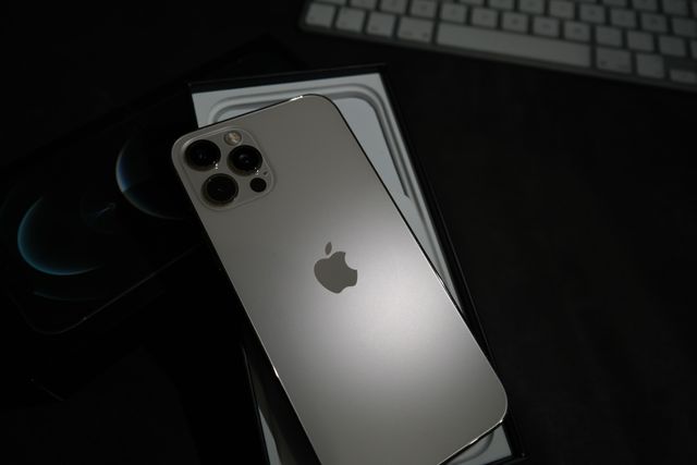 Apple Iphone 12 Pro Max 256G Dorado Impecable