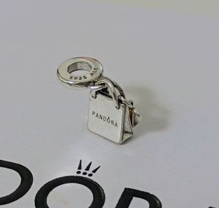 Charm Me Encanta Ir de Compras.