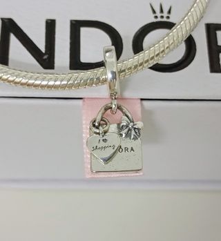 Charm Me Encanta Ir de Compras.
