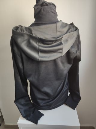 Preciosa chaqueta nike talla S