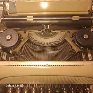 Maquina de escribir Olivetti