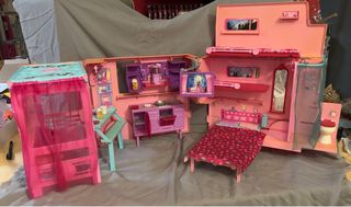 Camper Barbie 2012