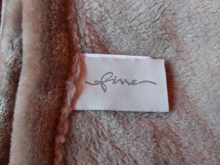 Manta tipo terciopelo 140x210. Como nueva