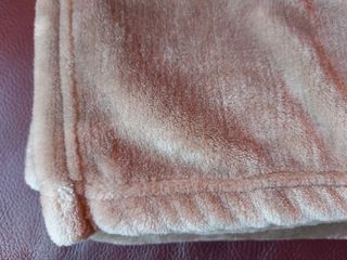 Manta tipo terciopelo 140x210. Como nueva