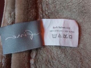 Manta tipo terciopelo 140x210. Como nueva