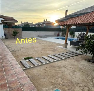 Jardinero económico y césped artificial 