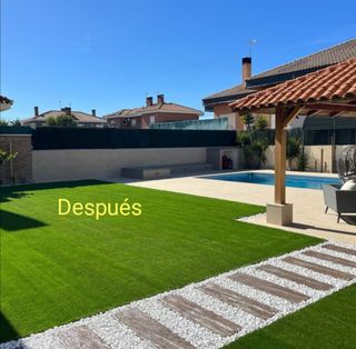Jardinero económico y césped artificial 