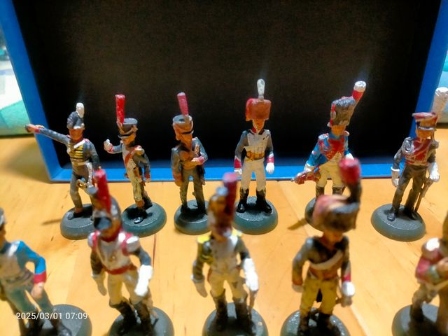 MOLTI SOLDATI DI PIOMBO