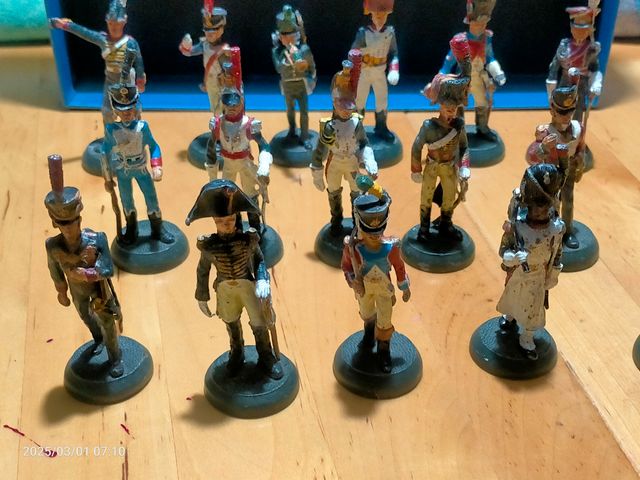 MOLTI SOLDATI DI PIOMBO