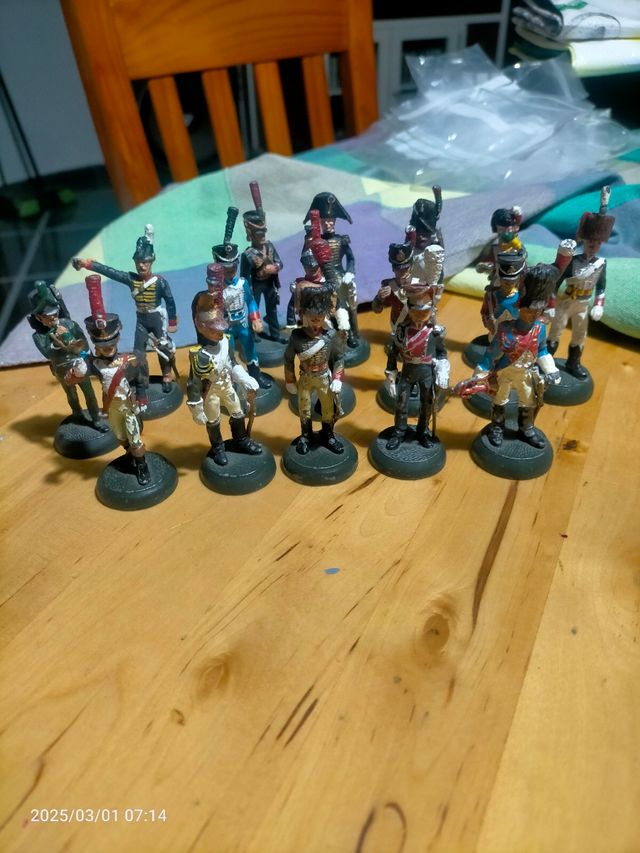 MOLTI SOLDATI DI PIOMBO