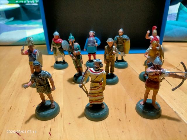 MOLTI SOLDATI DI PIOMBO