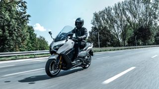 YAMAHA TMAX Tech MAX nueva 2025