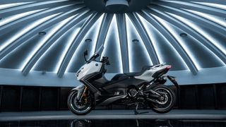 YAMAHA TMAX Tech MAX nueva 2025