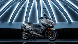 YAMAHA TMAX Tech MAX nueva 2025