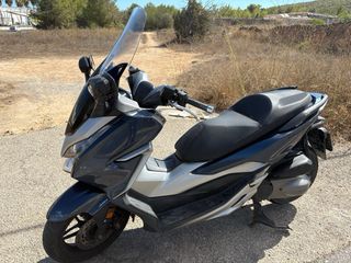 Honda Forza 300 Impecable