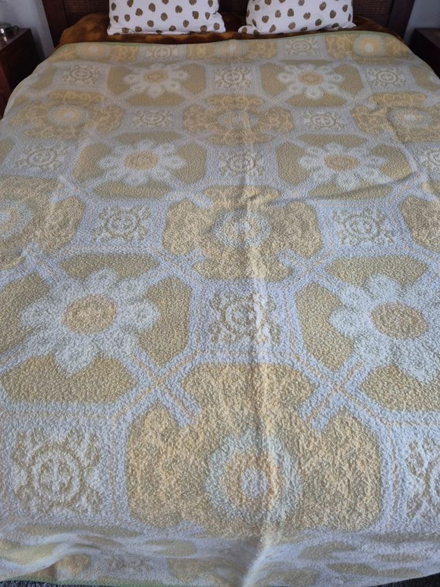 Manta Bekirlan lana cama matrimonio