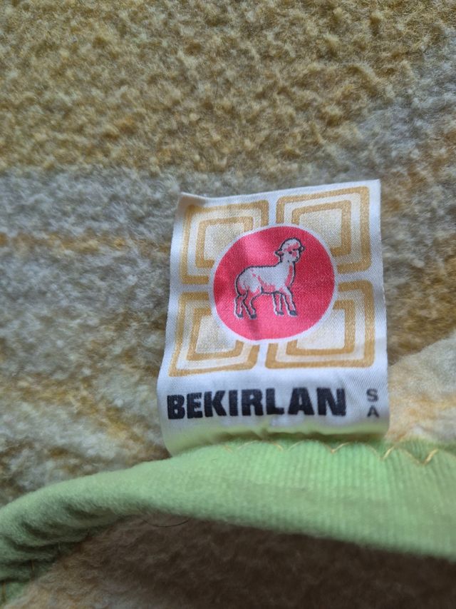 Manta Bekirlan lana cama matrimonio