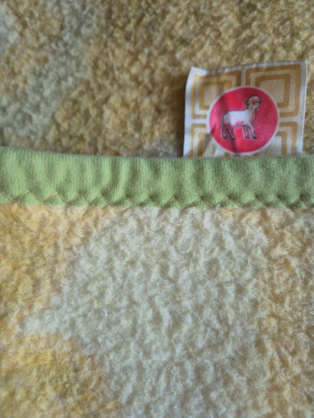 Manta Bekirlan lana cama matrimonio