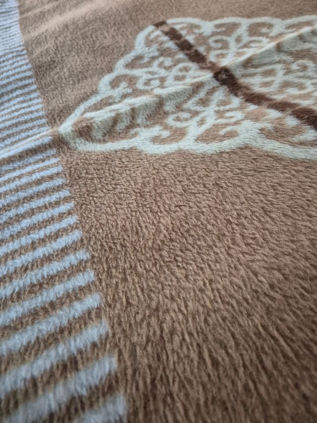 Manta cama individual. Martí Moltó