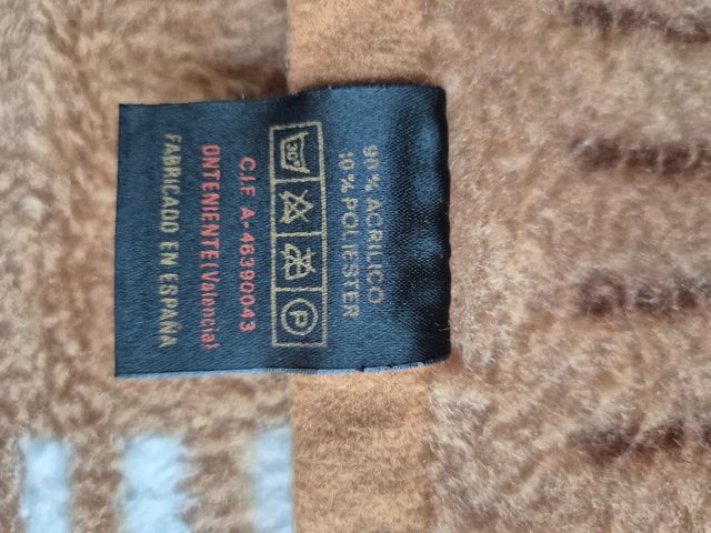 Manta cama individual. Martí Moltó