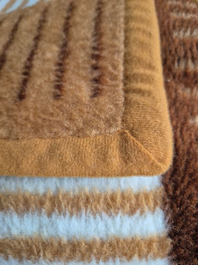 Manta cama individual. Martí Moltó