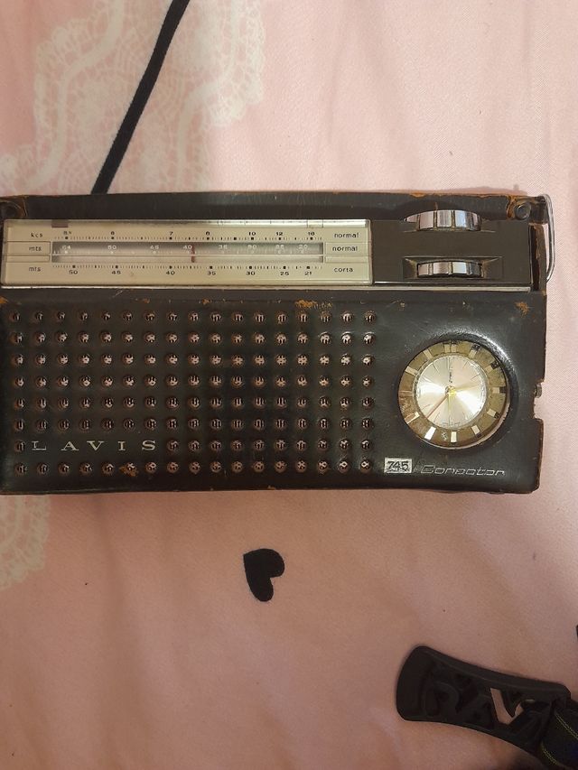 Radio antigua LAVIS 745 CONECTAR