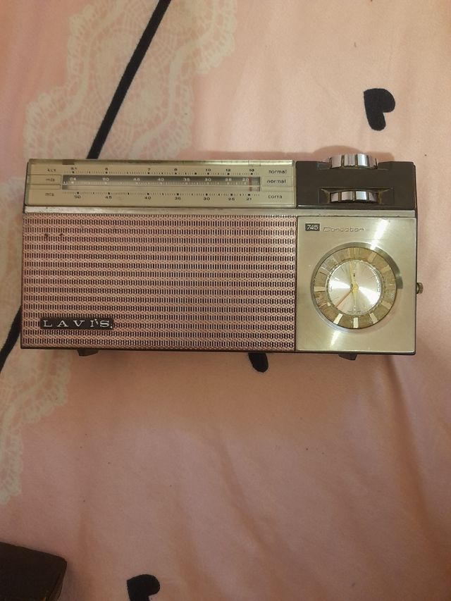 Radio antigua LAVIS 745 CONECTAR