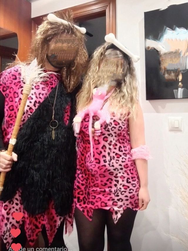 Cavernícola rosa hombre y mujer