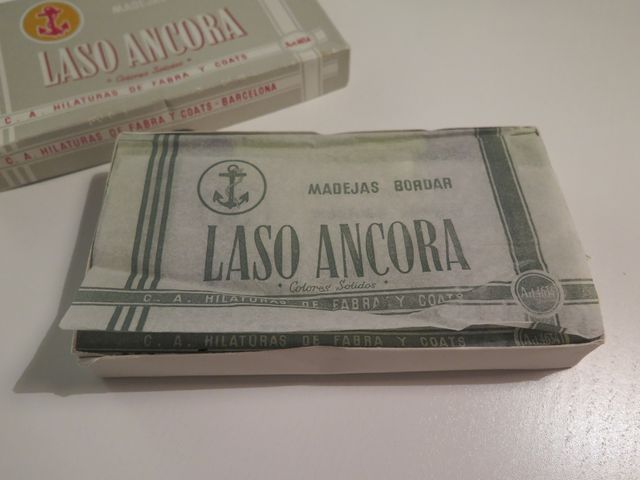 22 madejas de hilo "Fabra y Coats"