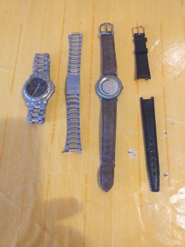 2 RELOJES Y 2 CORREAS.