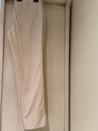 Pantalón beige de Massimo Dutti 