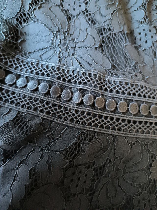 Vestido encaje sin estrenar 