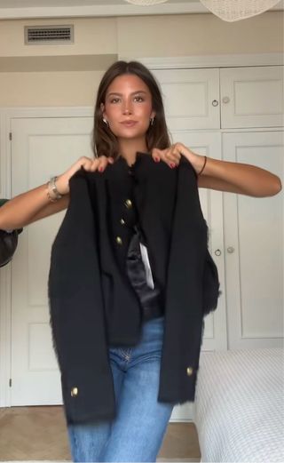 CHAQUETA CORTA DESFLECADA