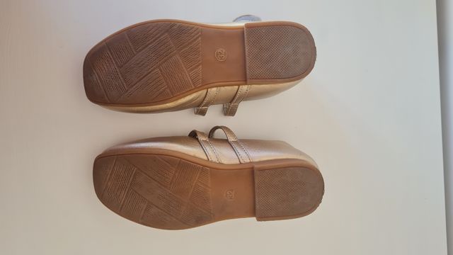 Zapatos merceditas niña dorado