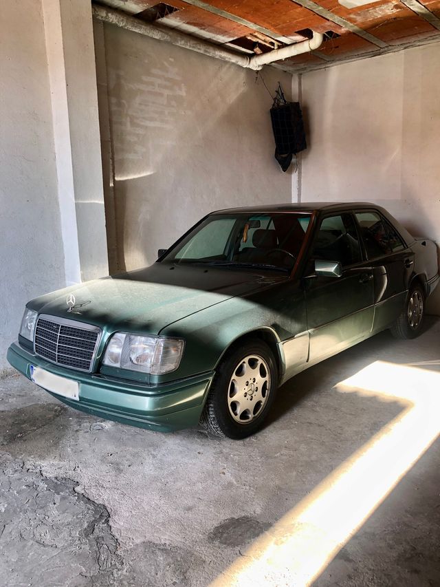 Mercedes-Benz Clase E 1988