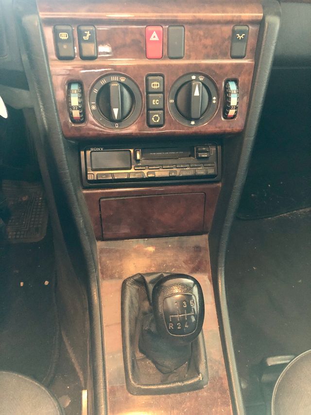 Mercedes-Benz Clase E 1988