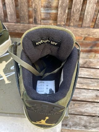 NINE AIR JORDAN 4 RETRO SE CRAFT