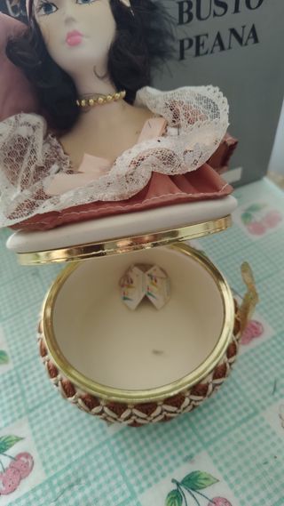 Joyero muñeca porcelana