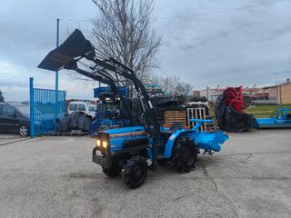 Tractor pequeño con pala, Mini tractor, frutero.