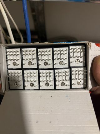 Relè a spina 24v ac 4 pin finder