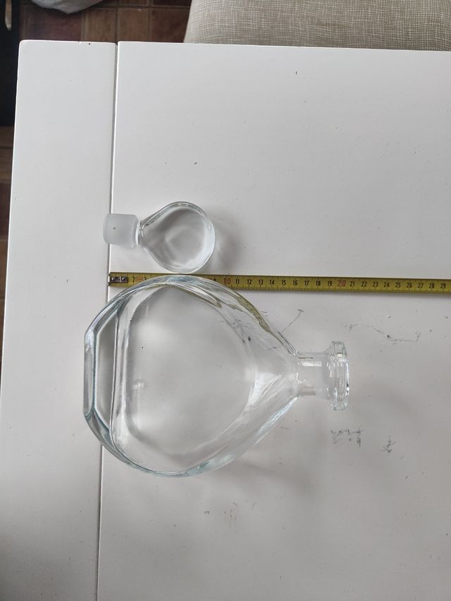 Marco foto blanco. Hexágono florero cristal diseño