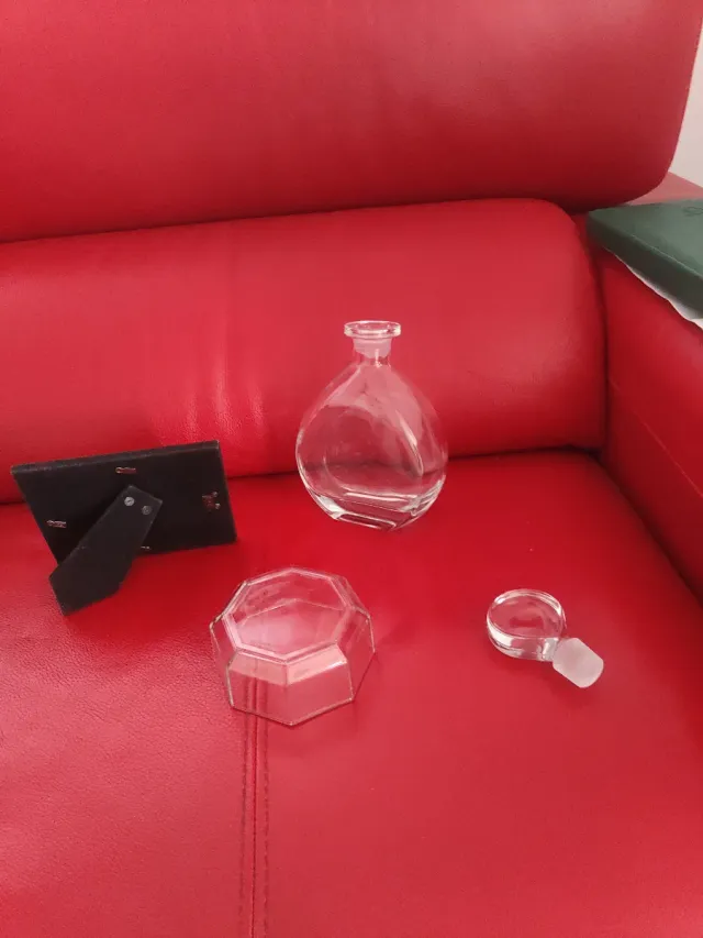 Marco foto blanco. Hexágono florero cristal diseño