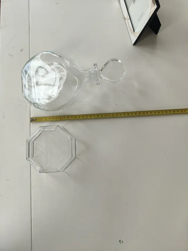 Marco foto blanco. Hexágono florero cristal diseño