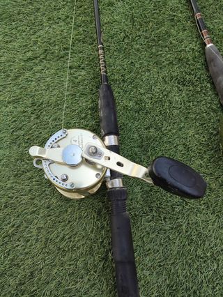 Conjunto de 2 carretes pesca omoto kam700
