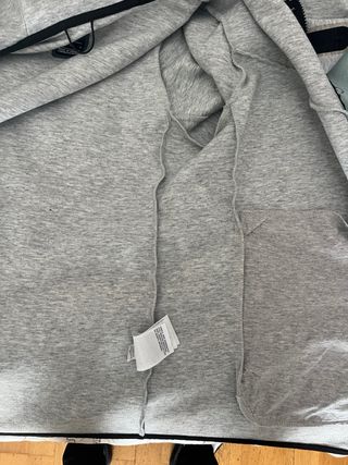 Sudadera Nike Tech gris