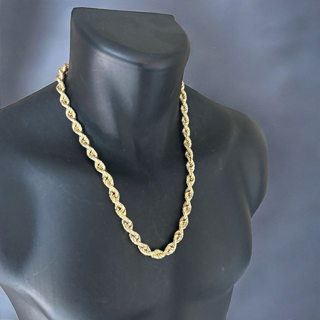 Collar Cordón Salomónico 8.70 mm Oro 18 Kilates